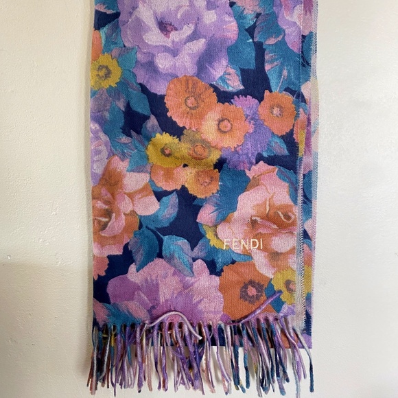 Fendi scarf, shawl, floral with fringe - Picture 1 of 5